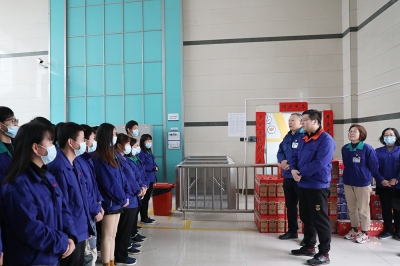 2022大年初一總裁潘正強(qiáng)慰問(wèn)一線員工