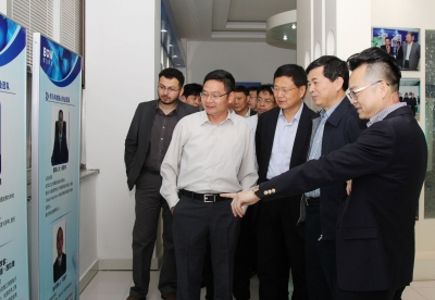 2017年，時(shí)任中組部副部長(zhǎng)周祖翼一行天通調(diào)研